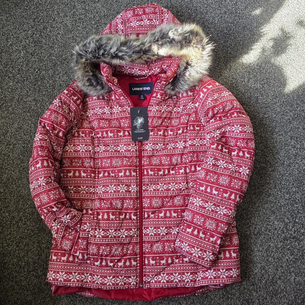 NWT LAND'S END Winter Jacket w/ Fur Lined Hood Size Medium